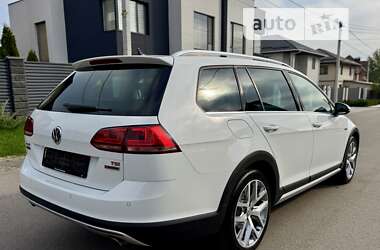 Универсал Volkswagen Golf Alltrack 2016 в Киеве