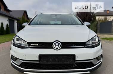 Универсал Volkswagen Golf Alltrack 2016 в Киеве