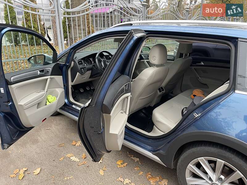 Универсал Volkswagen Golf Alltrack 2019 в Киеве