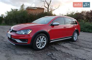 Універсал Volkswagen Golf Alltrack 2016 в 
