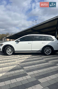 Универсал Volkswagen Golf Alltrack 2017 в 