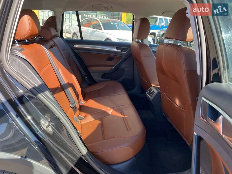 Універсал Volkswagen Golf Alltrack 2016 в Львові