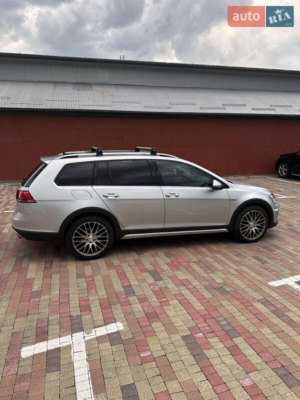 Универсал Volkswagen Golf Alltrack 2016 в Львове