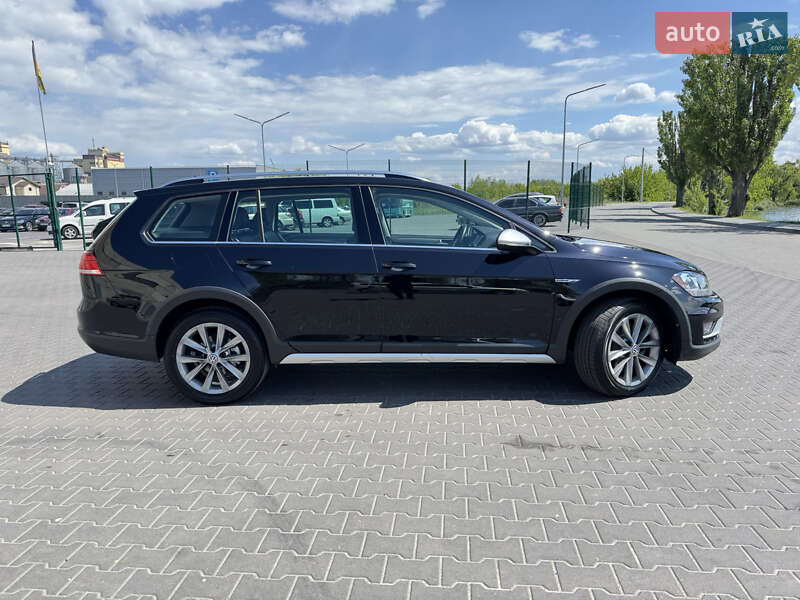 Універсал Volkswagen Golf Alltrack 2017 в Василькові