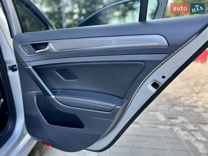 Универсал Volkswagen Golf Alltrack 2016 в Запорожье