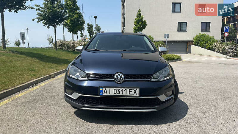Универсал Volkswagen Golf Alltrack 2016 в Киеве