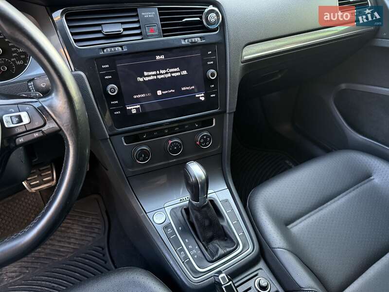 Универсал Volkswagen Golf Alltrack 2016 в Ужгороде