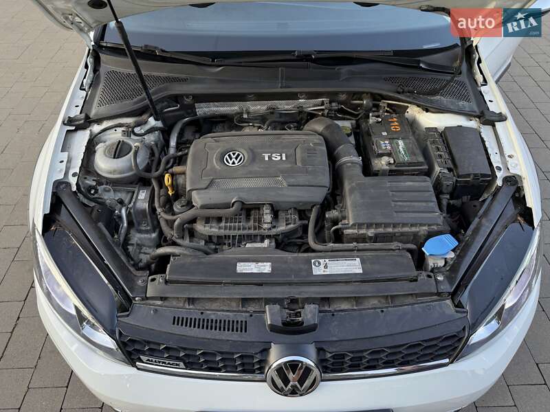 Универсал Volkswagen Golf Alltrack 2016 в Ужгороде