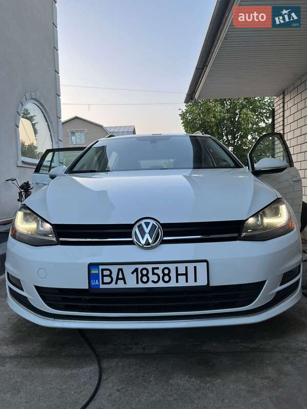 Универсал Volkswagen Golf Alltrack 2015 в Гайвороне