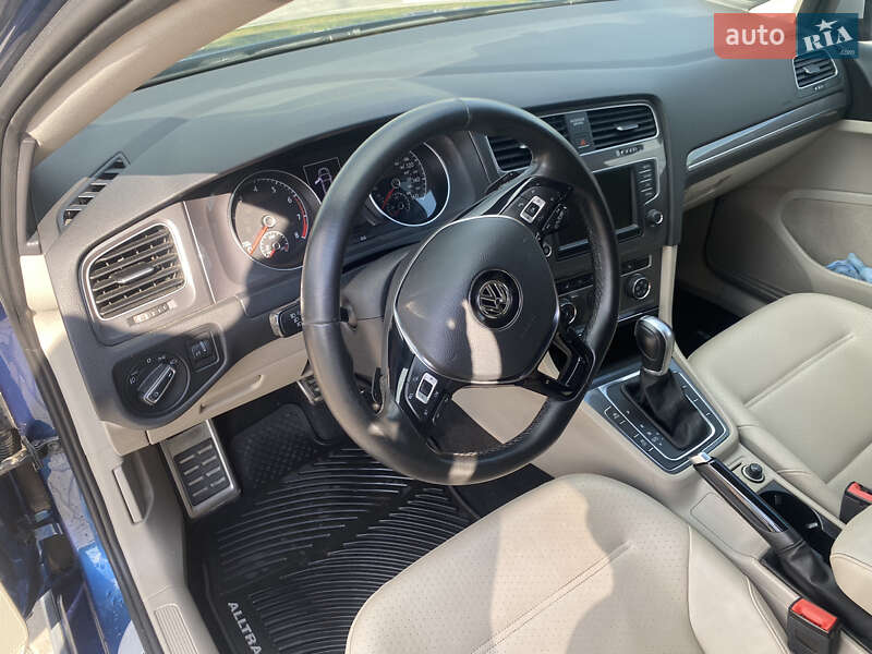 Универсал Volkswagen Golf Alltrack 2016 в Львове