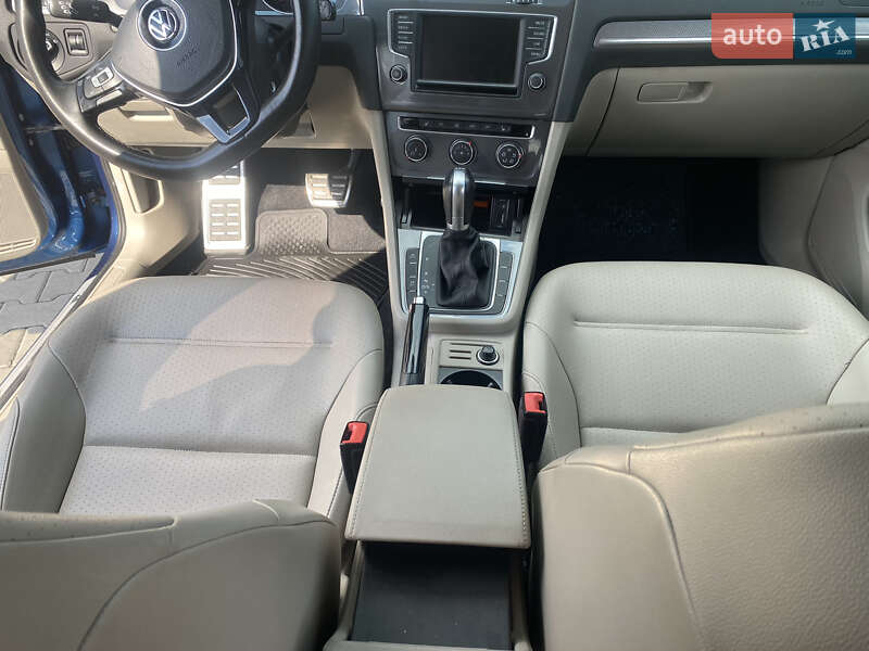 Универсал Volkswagen Golf Alltrack 2016 в Львове