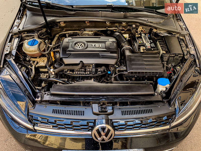 Универсал Volkswagen Golf Alltrack 2017 в Киеве