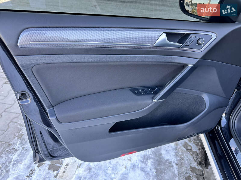 Универсал Volkswagen Golf Alltrack 2018 в Луцке фото 53 Универсал Volkswagen Golf Alltrack 2018 в Луцке