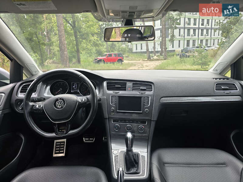 Универсал Volkswagen Golf Alltrack 2016 в Черкассах