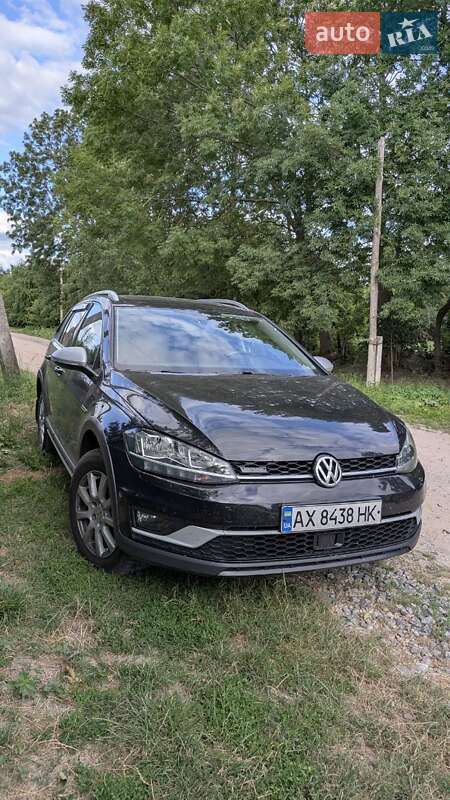 Универсал Volkswagen Golf Alltrack 2017 в Киеве