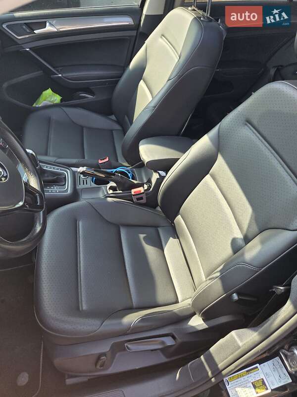 Универсал Volkswagen Golf Alltrack 2016 в Львове