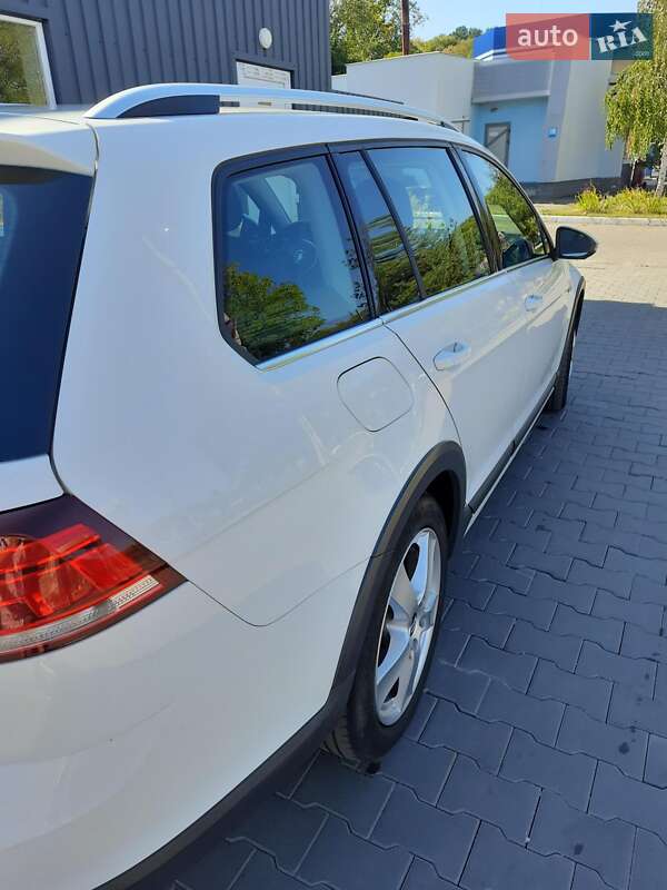 Универсал Volkswagen Golf Alltrack 2017 в Полтаве