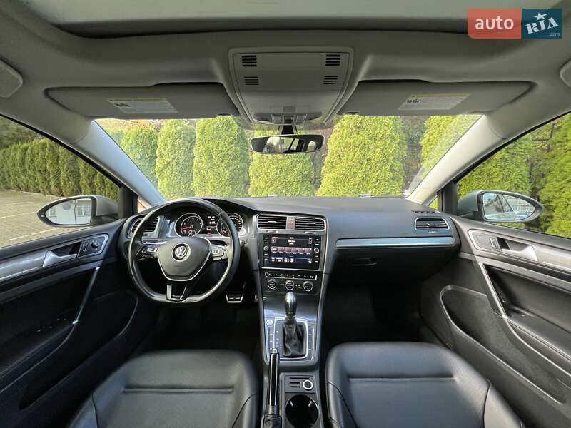 Універсал Volkswagen Golf Alltrack 2019 в Львові