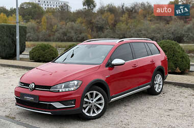 Универсал Volkswagen Golf Alltrack 2019 в 