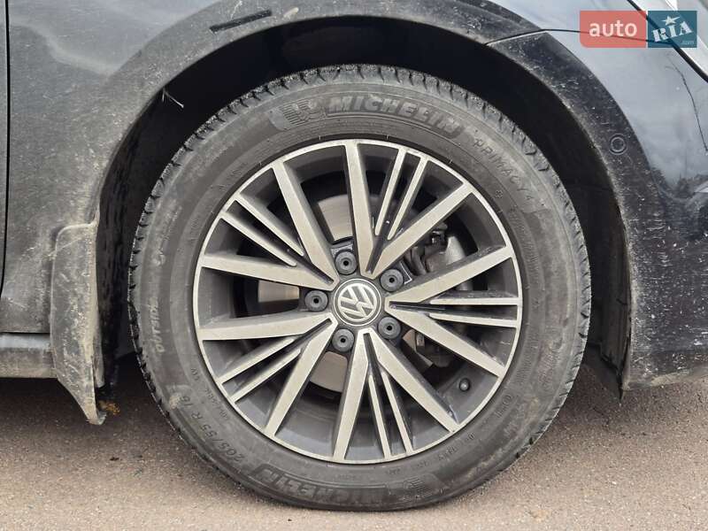 Универсал Volkswagen Golf Alltrack 2016 в Киеве