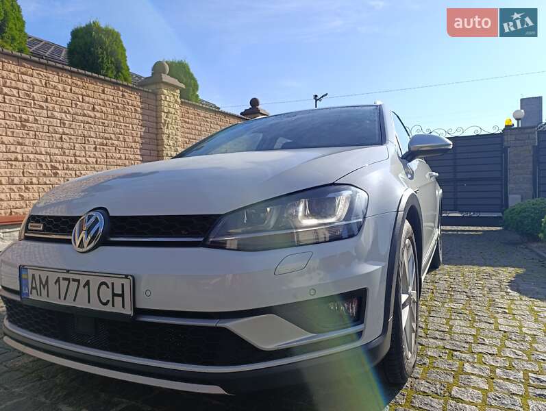 Универсал Volkswagen Golf Alltrack 2016 в Житомире