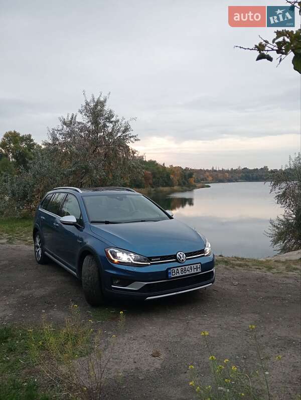 Универсал Volkswagen Golf Alltrack 2019 в Днепре