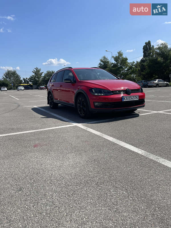 Универсал Volkswagen Golf Alltrack 2019 в Киеве
