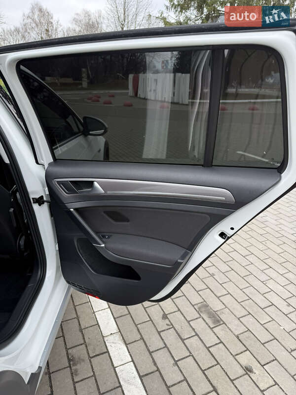 Универсал Volkswagen Golf Alltrack 2020 в Луцке фото 23 Универсал Volkswagen Golf Alltrack 2020 в Луцке