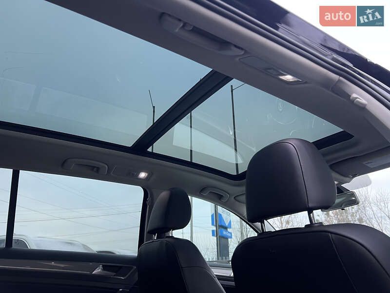 Универсал Volkswagen Golf Alltrack 2017 в Нововолынске