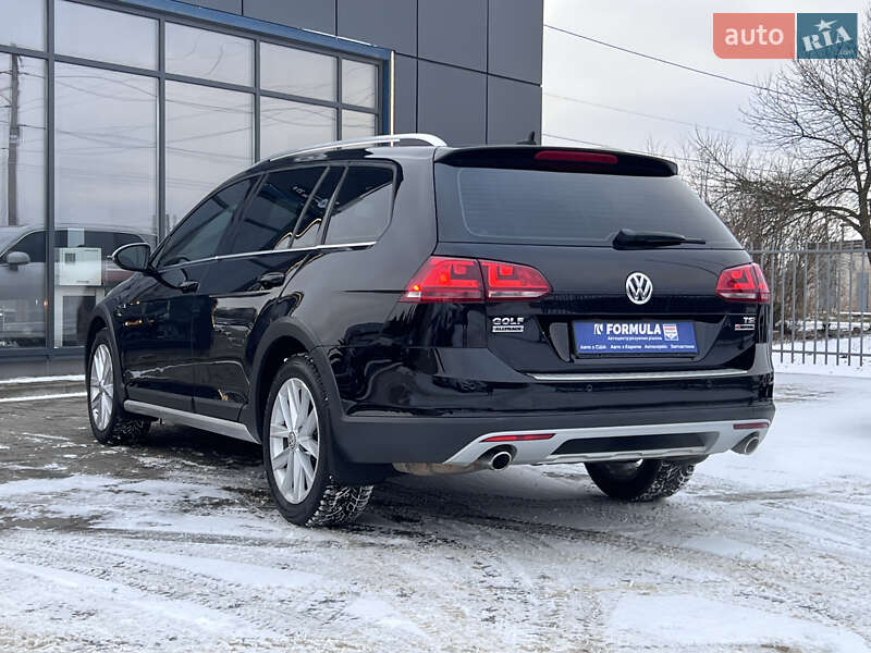 Универсал Volkswagen Golf Alltrack 2017 в Нововолынске