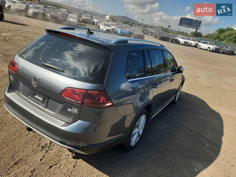 Универсал Volkswagen Golf Alltrack 2017 в Полтаве