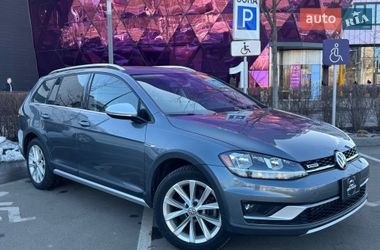 Универсал Volkswagen Golf Alltrack 2018 в Киеве
