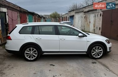 Универсал Volkswagen Golf Alltrack 2016 в Чернигове