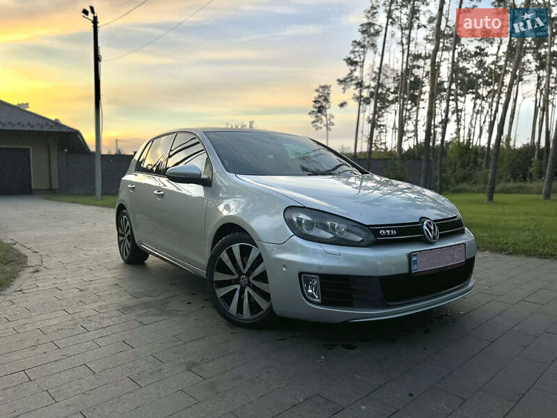 Хэтчбек Volkswagen Golf GTD 2011 в Житомире
