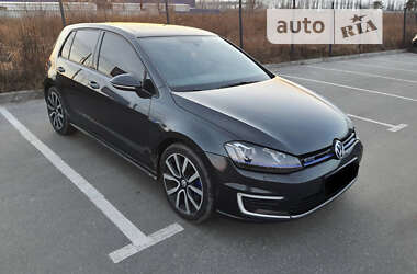 Хэтчбек Volkswagen Golf GTE 2014 в Боярке