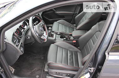 Хэтчбек Volkswagen Golf GTI 2018 в 