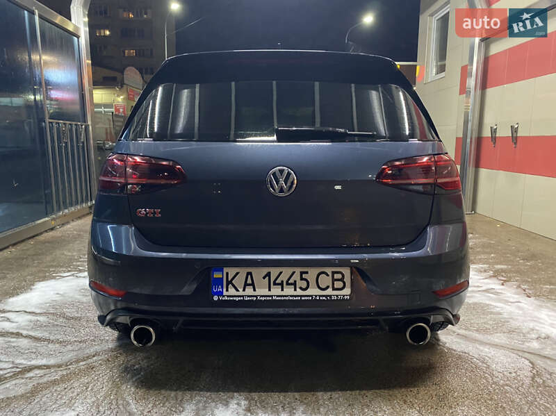 Хэтчбек Volkswagen Golf GTI 2019 в 