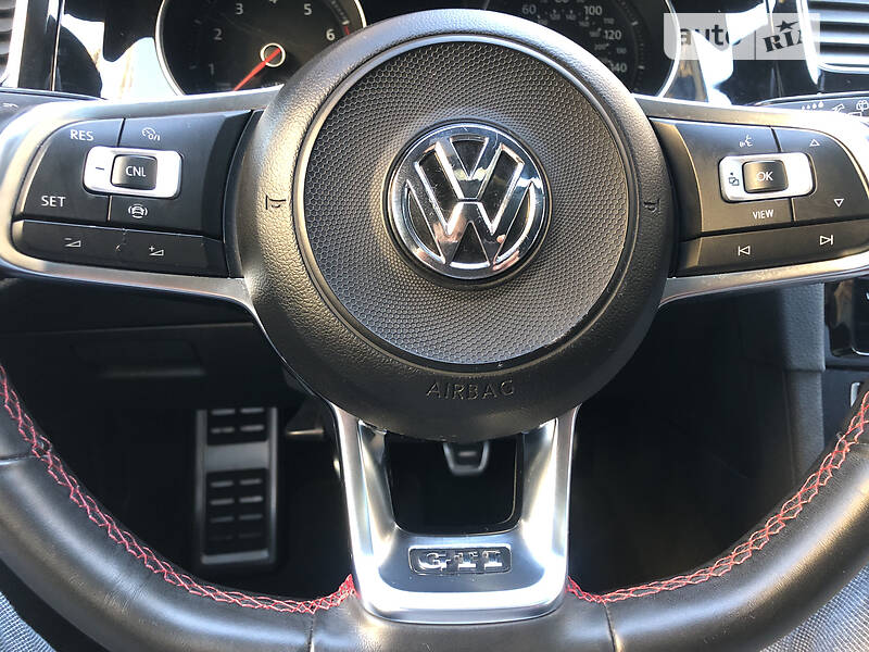 Хэтчбек Volkswagen Golf GTI 2019 в Киеве
