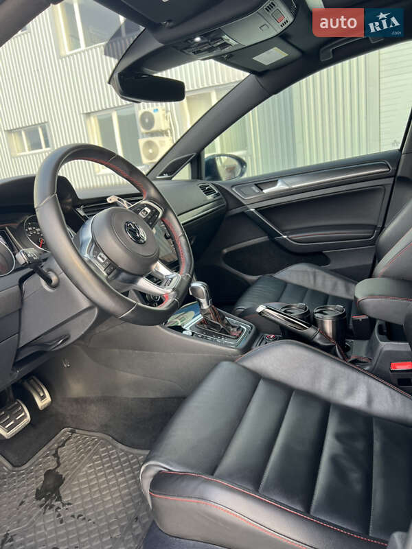 Хетчбек Volkswagen Golf GTI 2017 в Києві