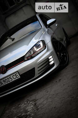 Хетчбек Volkswagen Golf GTI 2014 в Києві