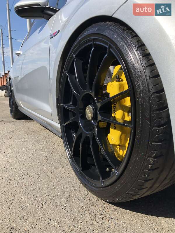 Хэтчбек Volkswagen Golf GTI 2014 в Киеве