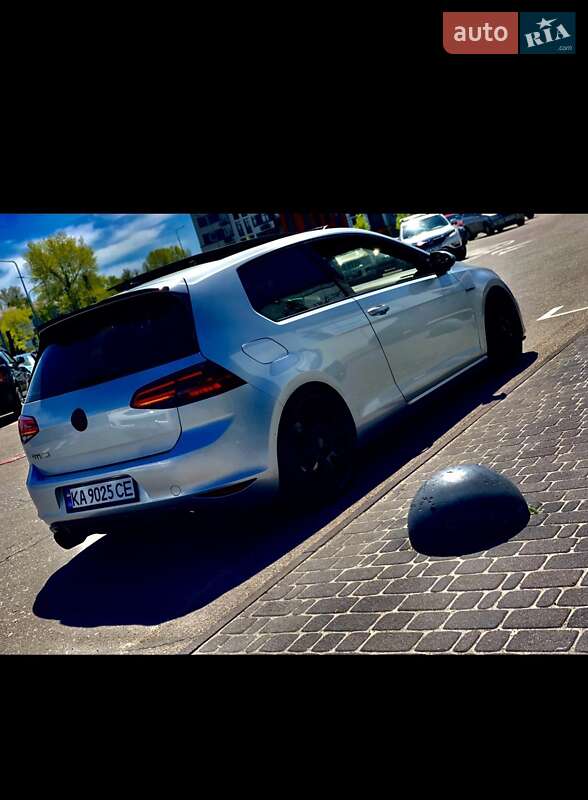 Хэтчбек Volkswagen Golf GTI 2014 в Киеве