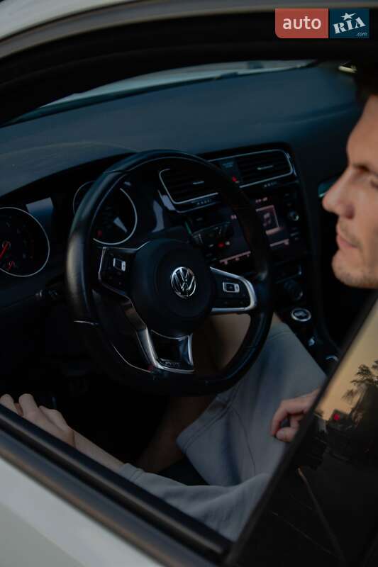 Хетчбек Volkswagen Golf GTI 2017 в Чернігові