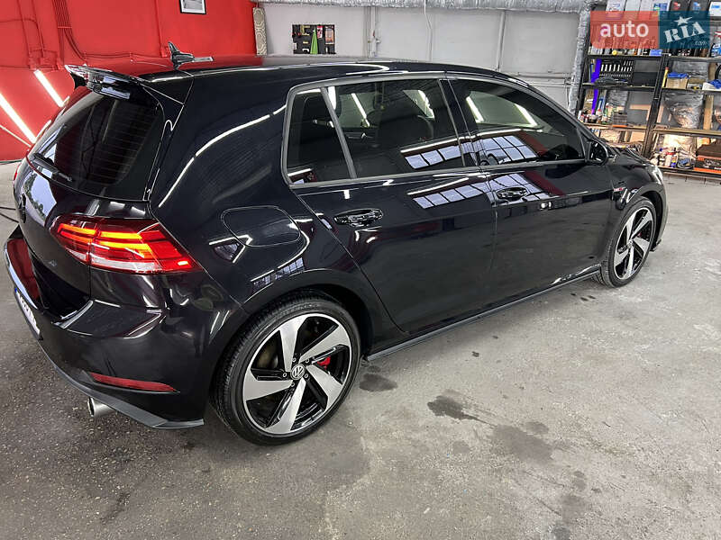 Хетчбек Volkswagen Golf GTI 2020 в Львові