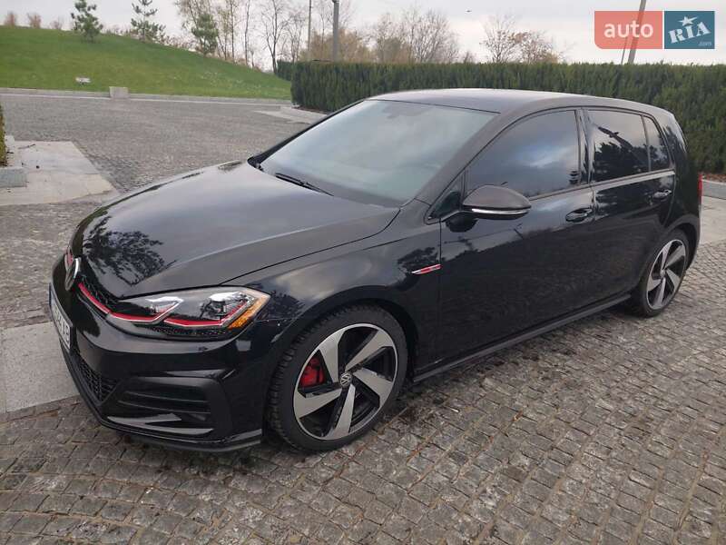 Хэтчбек Volkswagen Golf GTI 2020 в 