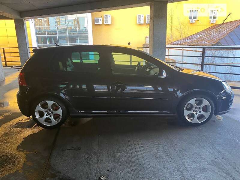 Хэтчбек Volkswagen Golf GTI 2005 в Киеве