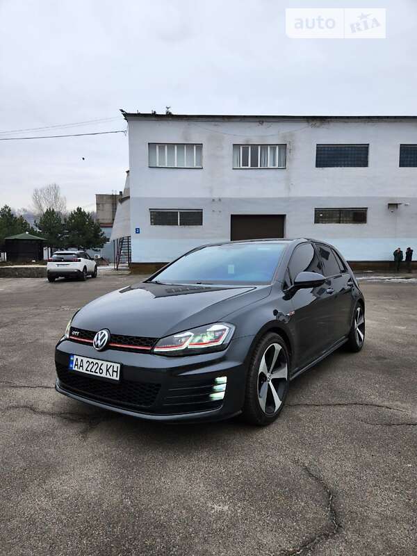 Хетчбек Volkswagen Golf GTI 2017 в Києві