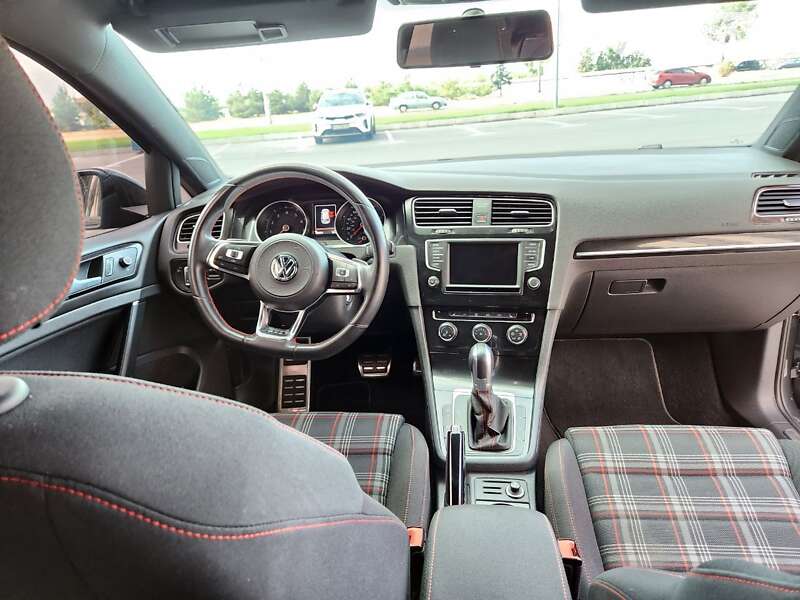 Хетчбек Volkswagen Golf GTI 2017 в Києві