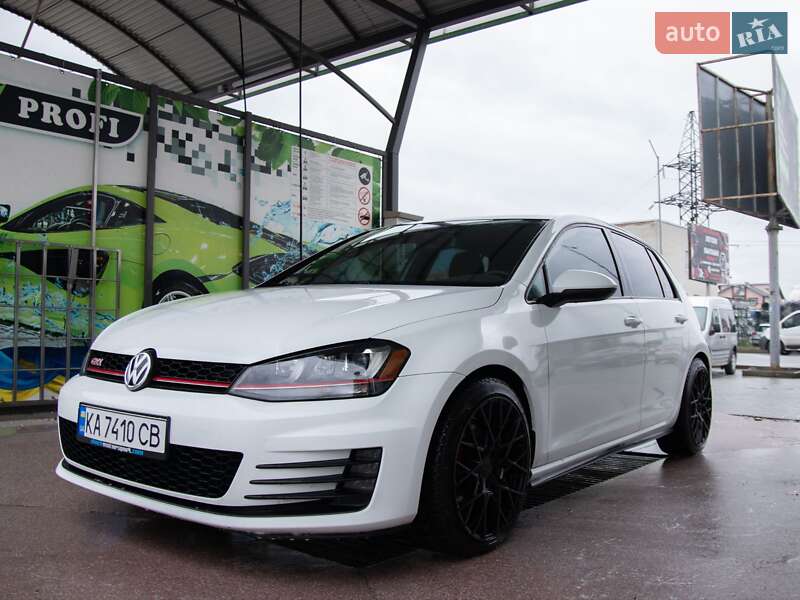 Хетчбек Volkswagen Golf GTI 2017 в Чернігові