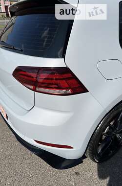 Хэтчбек Volkswagen Golf GTI 2020 в 